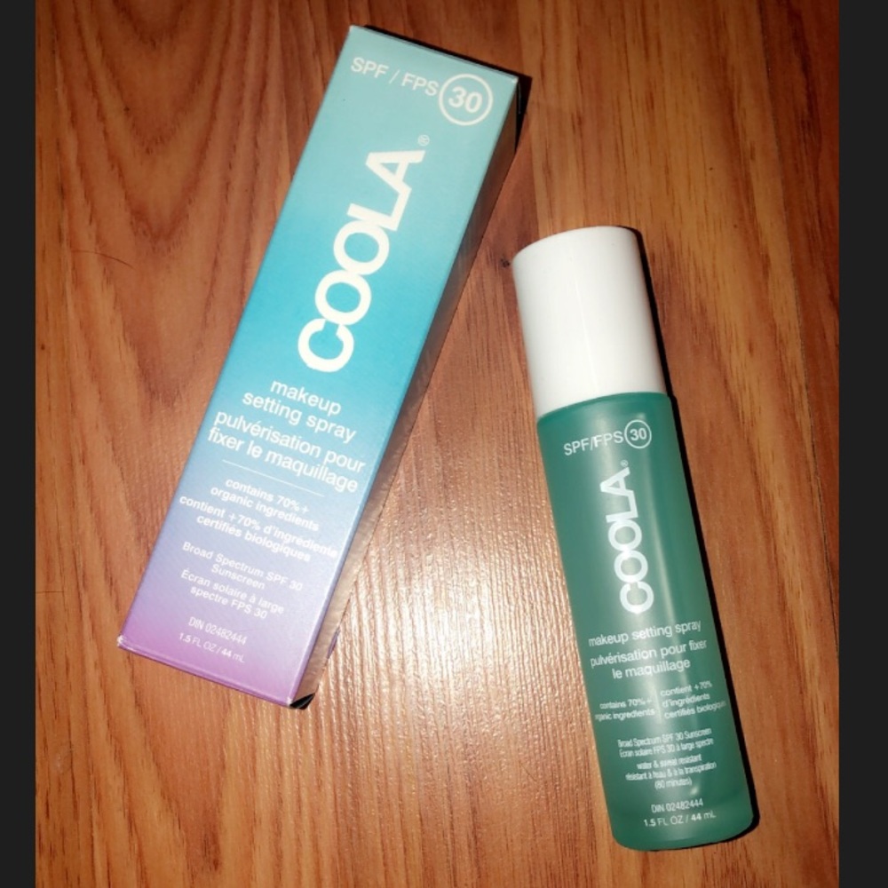 Coola - Makeup Setting Spray - Picture 2 of 3